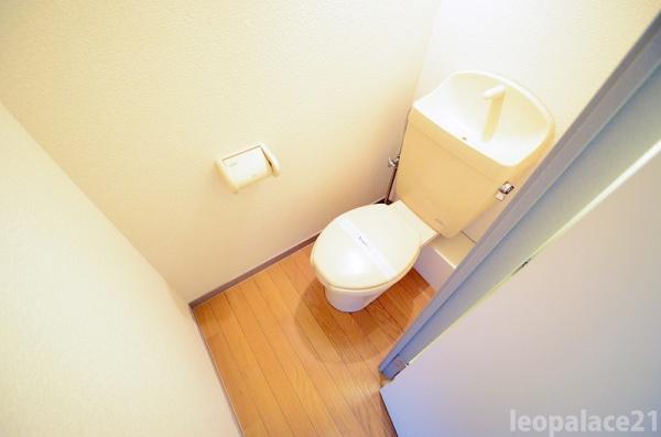 レオパレスプレミールⅡ　トイレ　